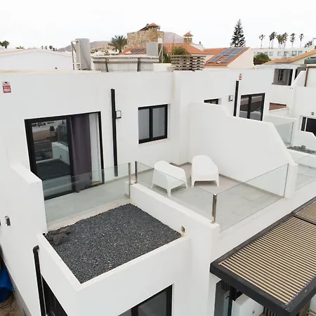 Julaga Private Pool By Holidays * Κοραλέχο